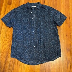 Men's L Blue Button Up Short Sleeve Shirt